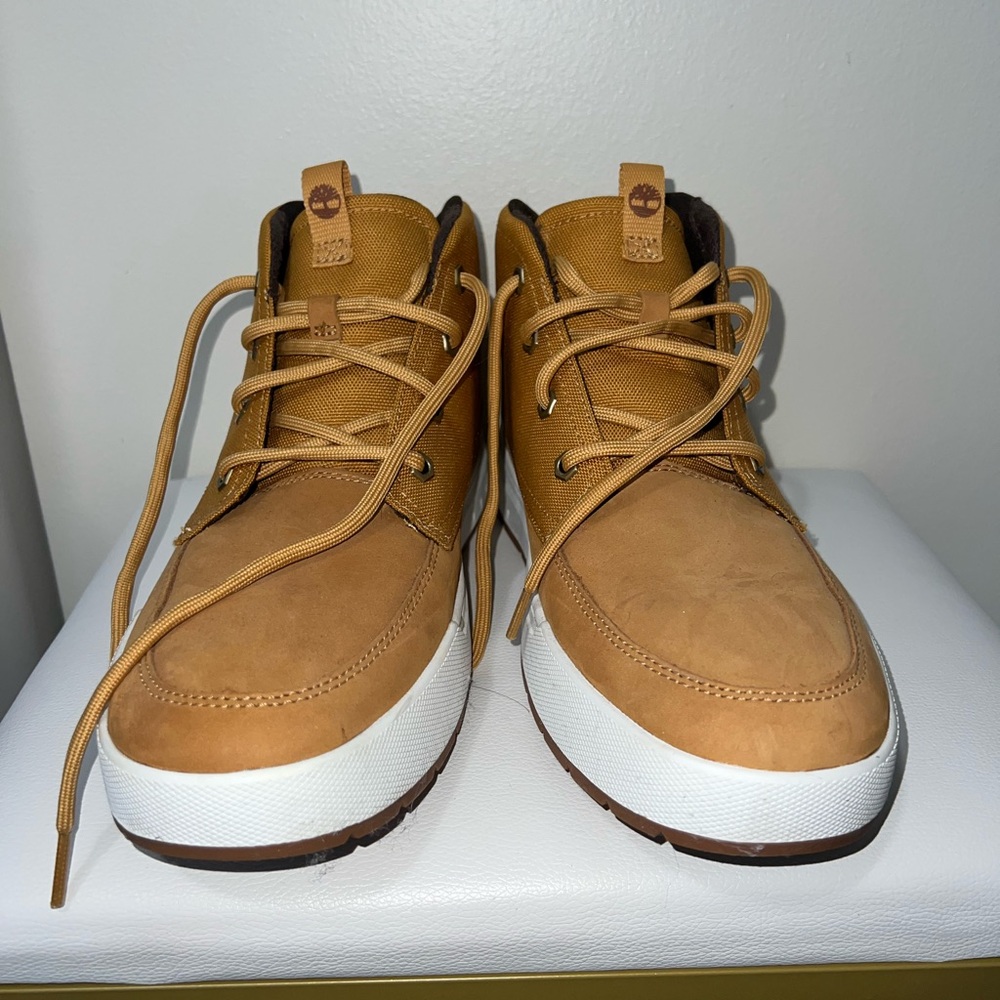 Timberland Men's Tan Chukka Boots with White Sole